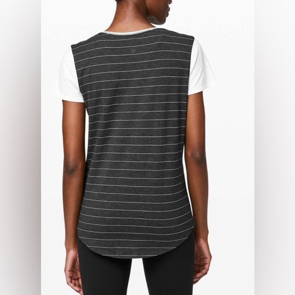 Lululemon Love Crew lll Striped Tee 12 - Picture 2 of 5